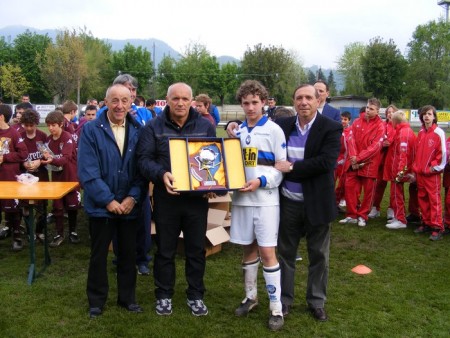 premiazione miglior giocatore torneo atalanta.jpg